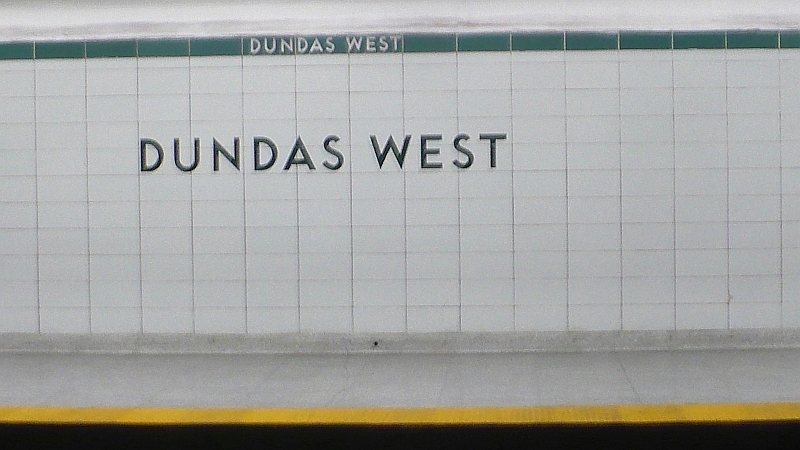 Dating Dundas W Bloor Subway Canadian